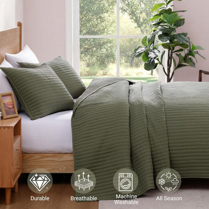 Queen Quilt-3 Pieces Lightweight Bedspreads Olive Green Queen Size Quilt Bedding Set for All Seasons, Soft Summer Coverlet with 2 Pillow Shams Suitable for Bed & Couch