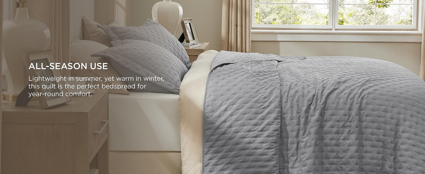 Quilts Queen Size - Bright White Bedspread Queen Size & Lightweight Comforter, Modern Coverlet with Clover Pattern, Ultra Soft All-Season Bedding, 90 x 96 Inches | Stitch-Free Quilting, Lightweight, Summer Bedding Set, Machine Washable, Pet-Friend