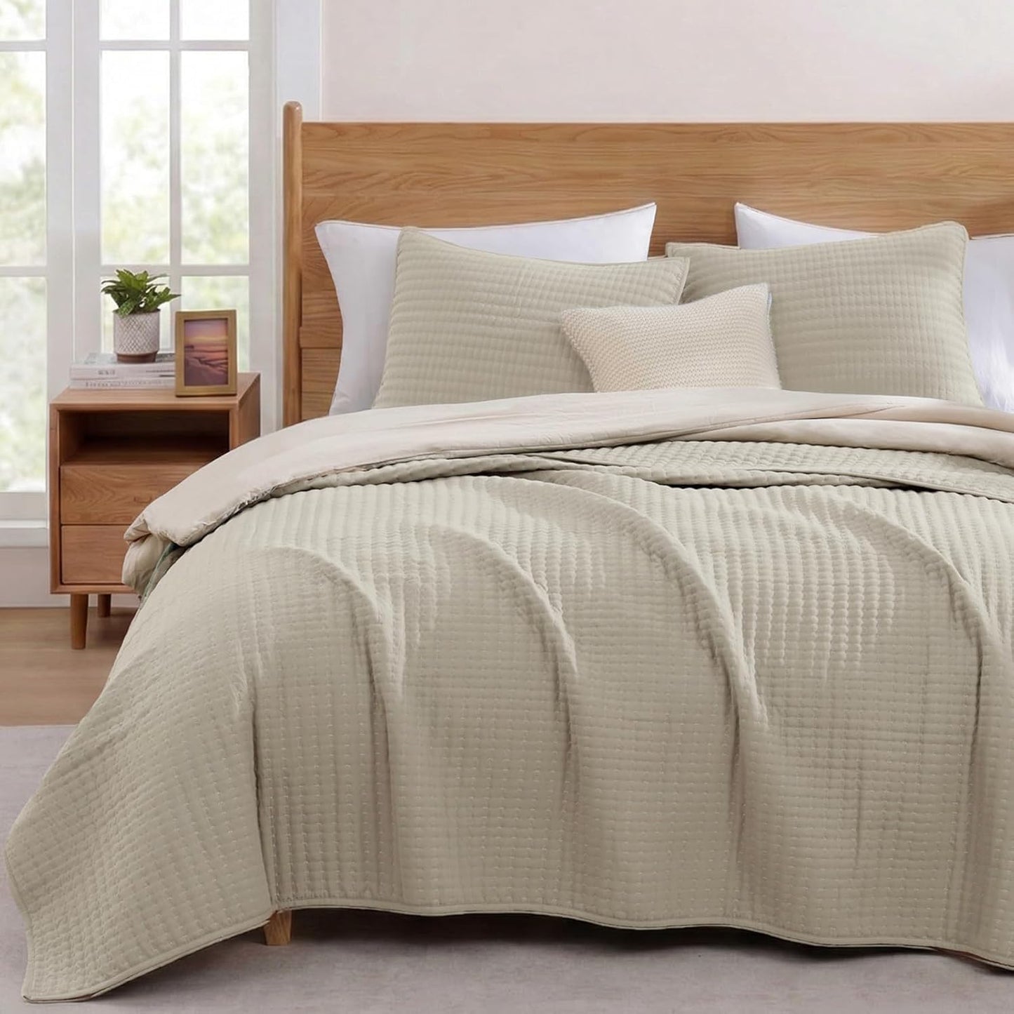 Queen Quilt-3 Pieces Lightweight Bedspreads Olive Green Queen Size Quilt Bedding Set for All Seasons, Soft Summer Coverlet with 2 Pillow Shams Suitable for Bed & Couch
